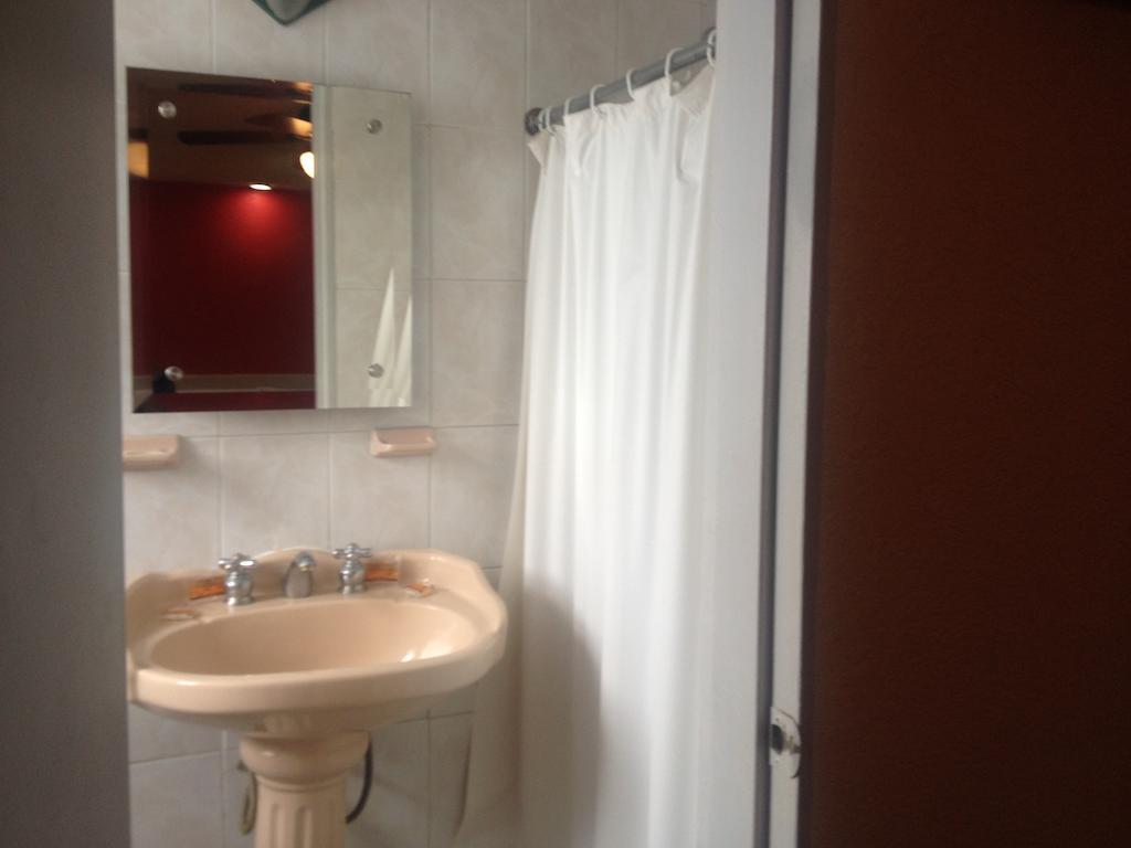 Hotel La Paz Guadalajara Pokoj fotografie